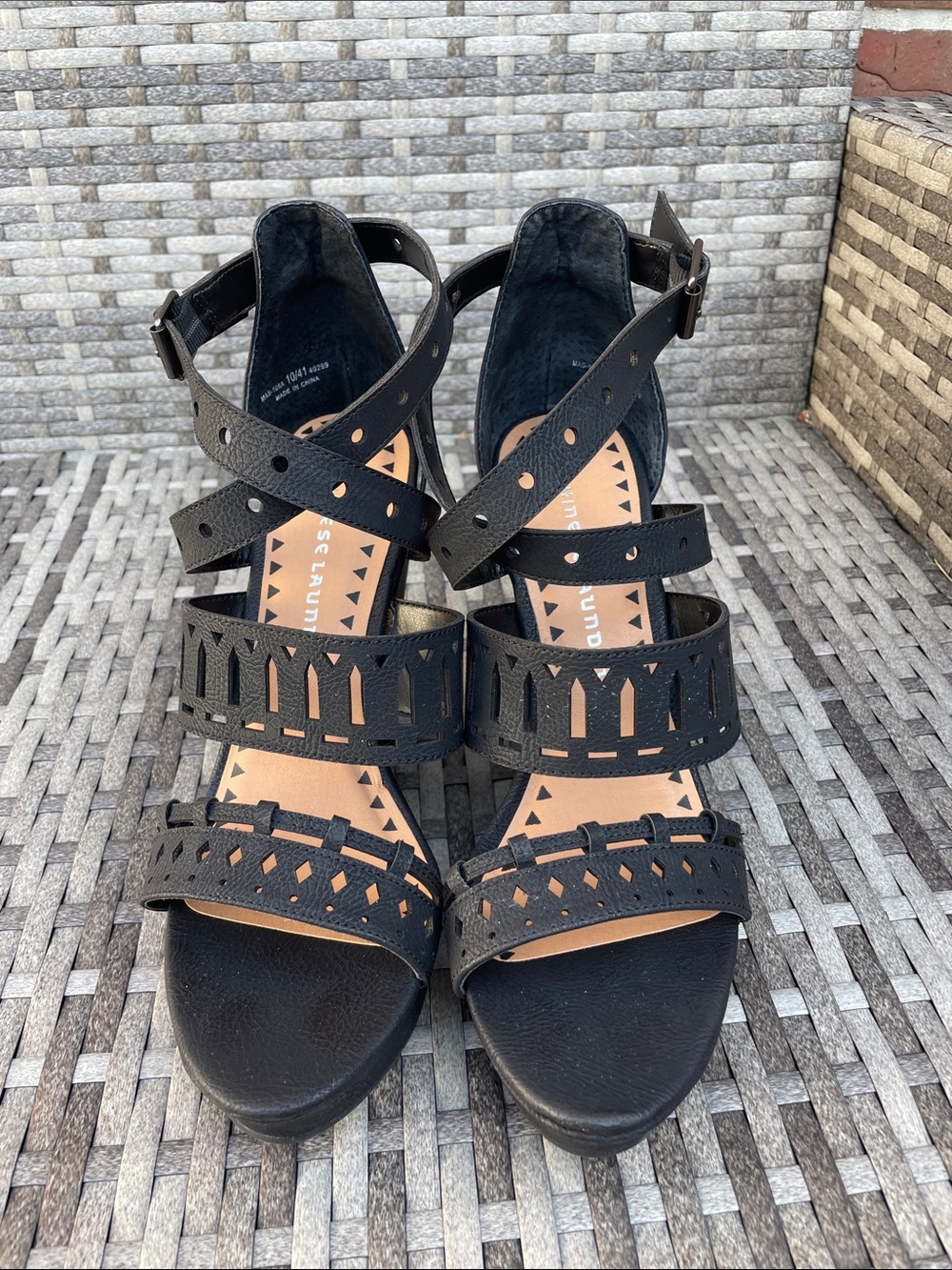 Chinese Laundry Black Strappy Cutout Women’s Sandals